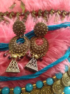 Buy 1 Get One Free Chokar + Bracelet