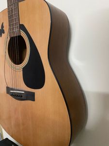 Yamaha Acoustic Guitar F310
