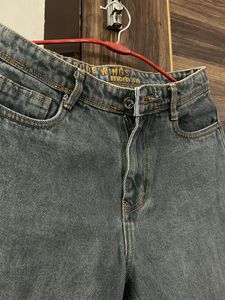 Grey Mom Fit Jeans 👖