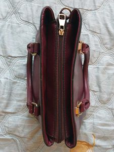 Burgundy Structured Shoulderbag