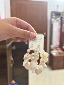 Shell Pearl Drop Earrings