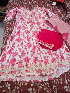 A line kurta dupatta pant