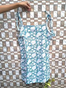 Strapped Short Kurti 💙🤍