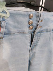 Stylish Light Wash Jeans