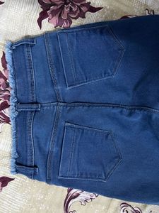 Frayed High-Waisted Jeans