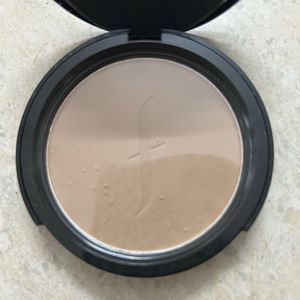 Foundation + Compact + Setting Spray Combo