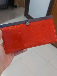 Two Clutches That Can Be Used To Keep Ur Essential