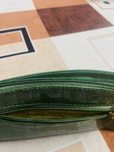 Stylish Clutch 💚
