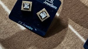 AD Rash Free Earing Studs New!!!!
