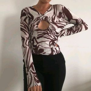 I. MESH CUTE DEEP NECK TOP