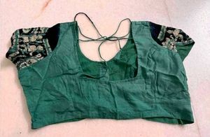 Black &amp; Green Abstract Print Saree with Blouse