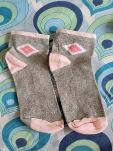 Gray &amp; Pink Diamond Ankle Socks