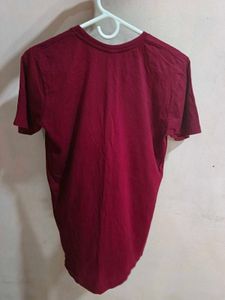 Title: 🔥 Chic Maroon Urban T-Shirt – Grab Now! ✨