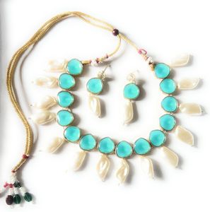 Tarquise And Peral Necklace Set
