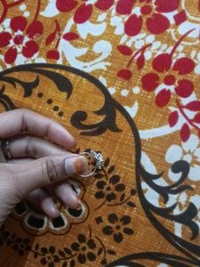 Elegant Ring with Sparkling Detail