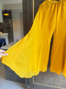 Yellow Floral Suit (3pc) check Description