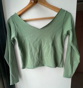 Full Sleeves Crop Top