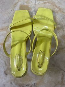 SHOETOPIA NEON GREEN SANDAL