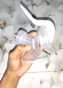 Syga Manual Breast Pump+ Breas Nipple Cover