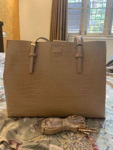 IRTH Animal Textured Shoulder Bag