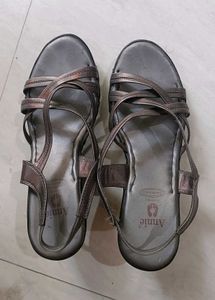 Annie Wedges