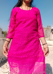 Elegant Pink Embroidered Kurta