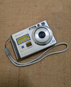 Sony Cybershot W80 - Untested (No Charger)
