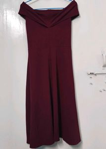 Elegant Maroon Midi Dress