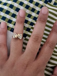 Pretty Golden Ring With Diamond Bow