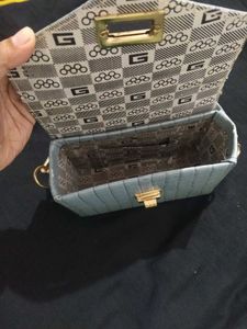 Box Sling bag