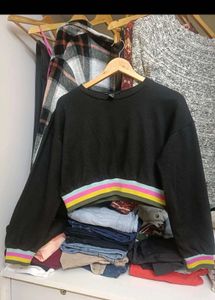 Black Cropped Sweatshirt