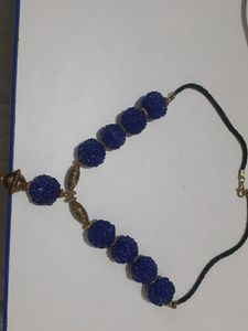 Choker Set.