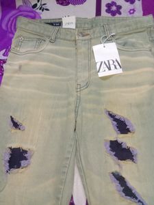 Cut Jeans