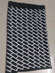 Black &amp; White Geometric Print Skirt