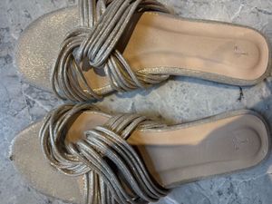 Set Of 2 Bow Sandals