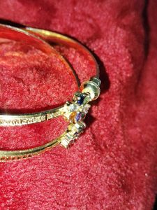 Elegant Gold-toned Bangle