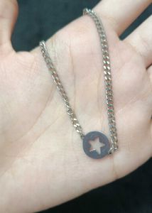 Short star necklace