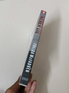 Never Lie by Freida McFadden