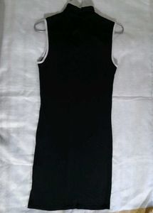 Black Sleeveless Dress