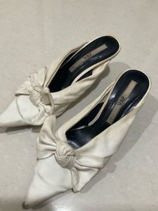 Zara White Heels with Bow ( need a good wash only