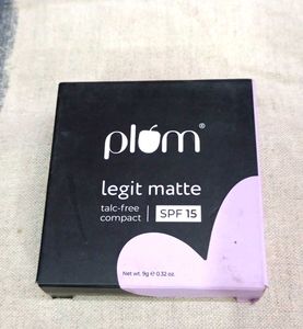 Plum Matte Compact Powder With 15 Pf