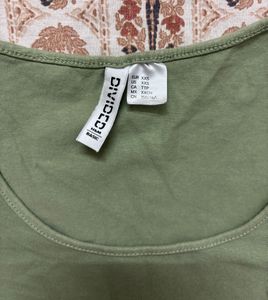 H&amp;M Square Neck Cropped Tshirt
