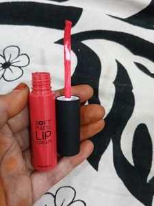 ❤️ Swiss Beauty Matte Lip Cream – 18 Vivid Red 🔥