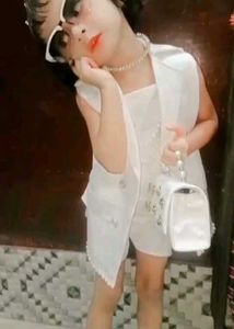 Cute Girls&#39; White Outfit