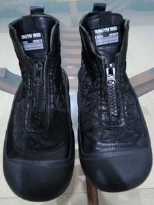 Black windbreaker Zipper Boots