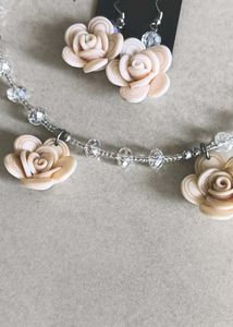 Rose adjustable Necklace set