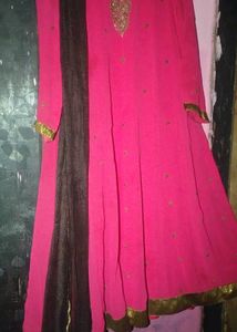 Elegant pink gaun silk