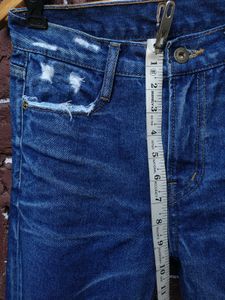 Low waisted denim jeans