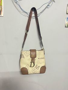 Stylish Patterned Crossbody Bag 💼🤎