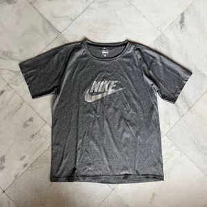 Nike & Asics Vintage Tee Combo